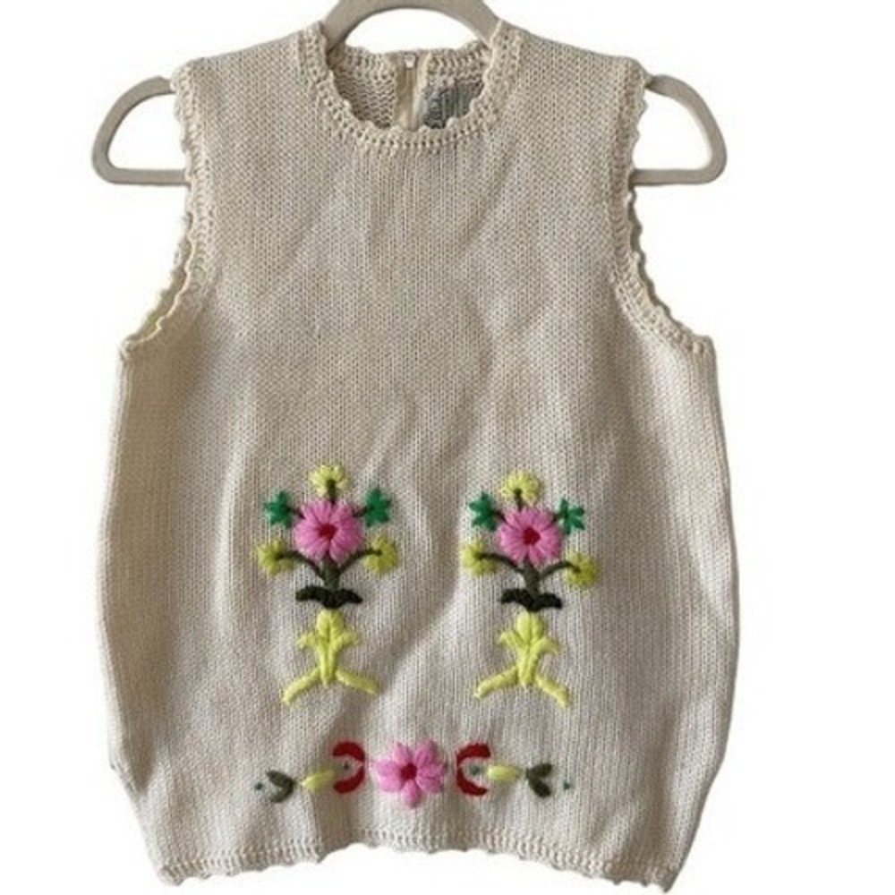 B4 Elliot Import Knit Shell Ivory Excellent 1960s Vintage Floral Wool Vest